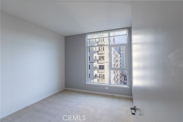 Building Photo - 400 W Ocean Blvd