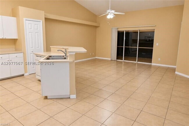 Foto del edificio - 610 SW 47th St