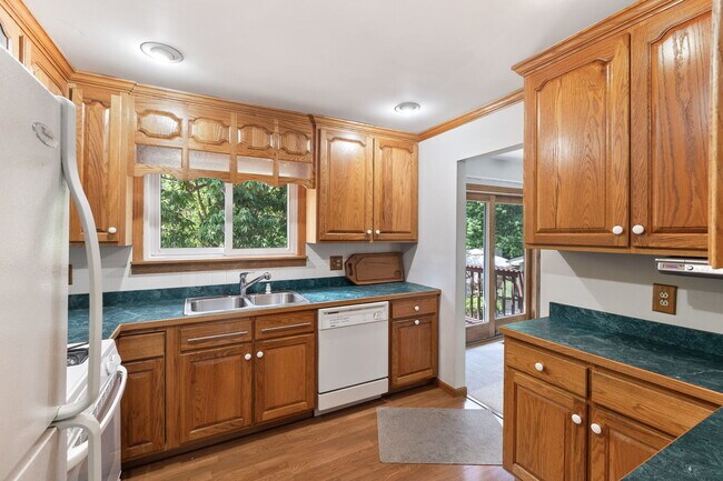 Foto del edificio - 5S710 Steeple Run Dr