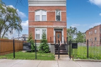 Building Photo - 4033 W Monroe St