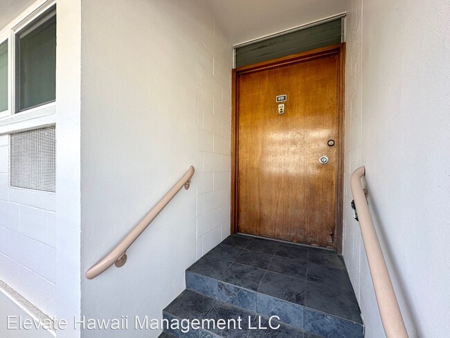 Building Photo - 2 br, 2 bath House - 1520 Ward Ave., #601