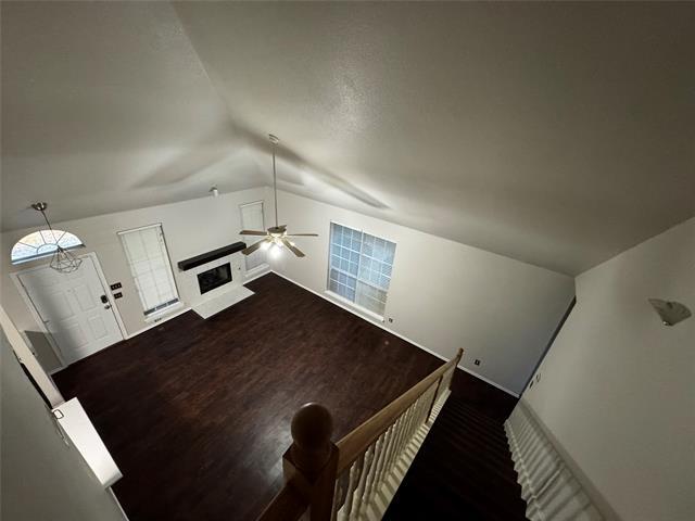 Foto del edificio - 1365 W Branch Hollow Dr