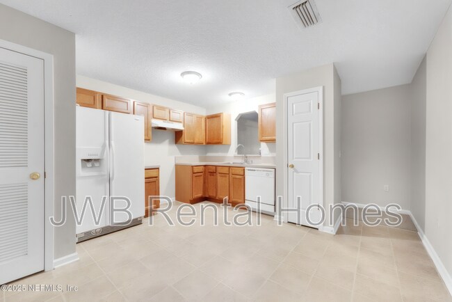 Foto del edificio - 8400 McGirts Village Ln