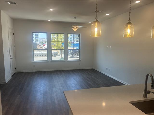 Foto del edificio - 4512 Ward St