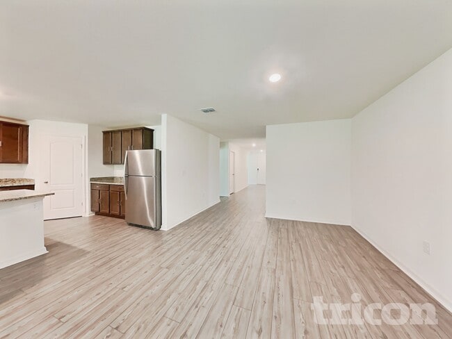 Building Photo - 2 Riverina Dr