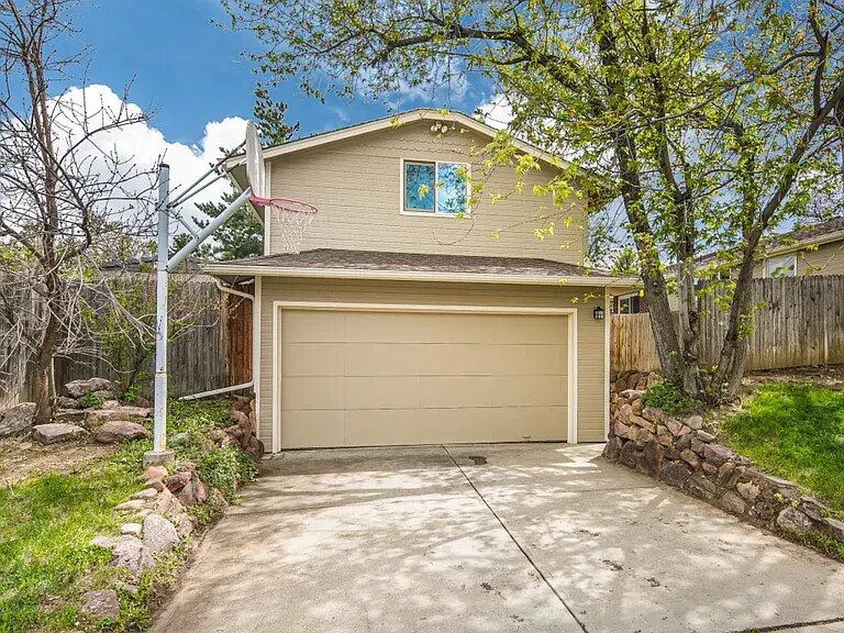 Foto principal - 1110 Fairfield Dr