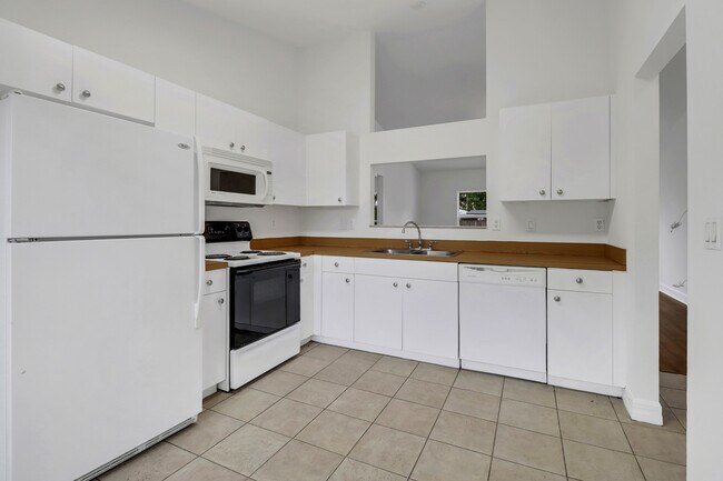 Foto del edificio - 992 Tropical Palm Ave