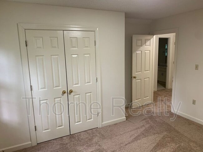 Foto del edificio - 278 Regency Dr