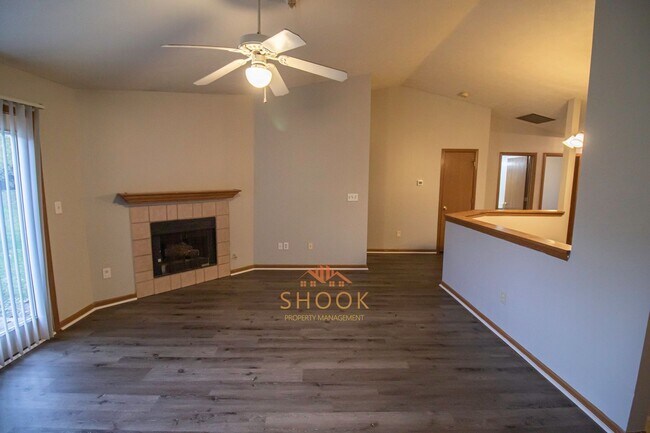 Foto del edificio - 3525/3527 E Thornhill Circle