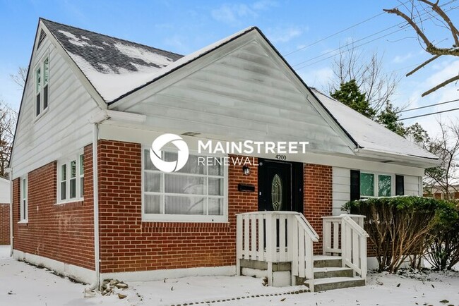 Photo - 3 Bedroom Pet-Friendly Home in Louisville, KY with Main Street Renewal