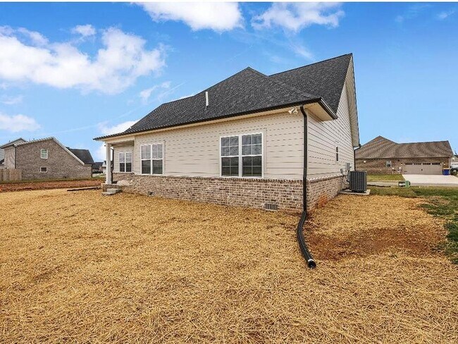 Foto del edificio - 7034 Shelton Ln