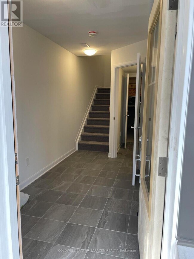 Building Photo - 203 Attwell Private