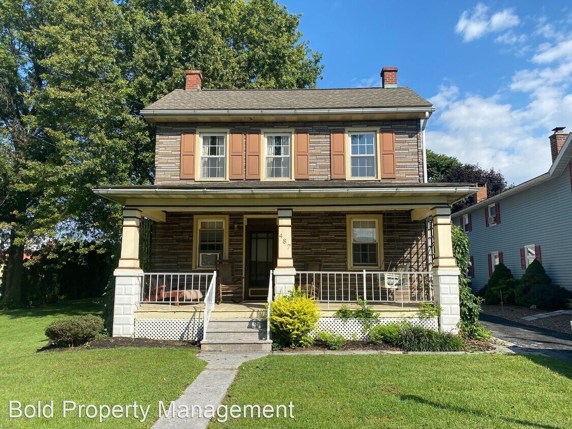 4 br, 1.5 bath House 487 W Washington Ave. House for Rent in