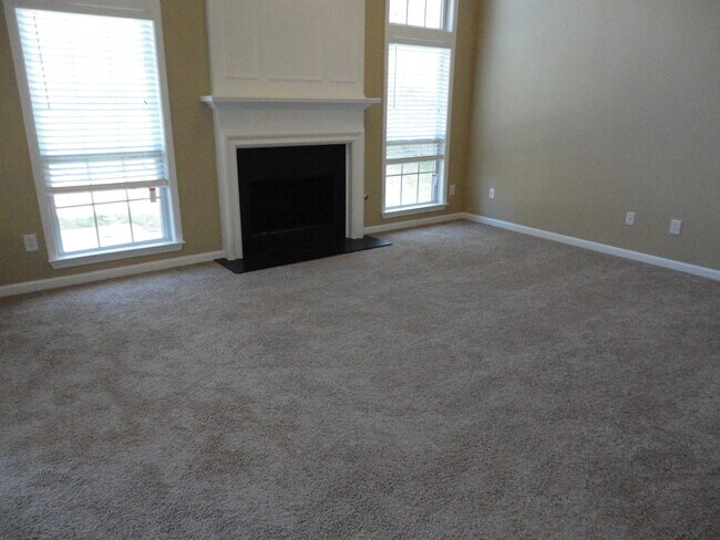 Building Photo - 3206 Claybrooke Dr NE