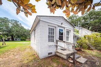 Building Photo - 2214 B Midland Park Rd