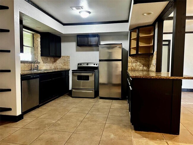 Building Photo - 29720 Shady Brook Ln