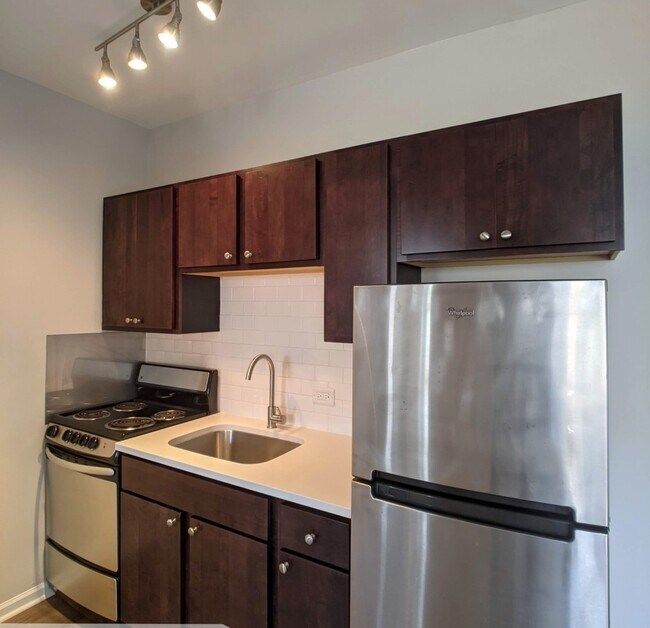 Foto del edificio - 1627 N Humboldt Blvd