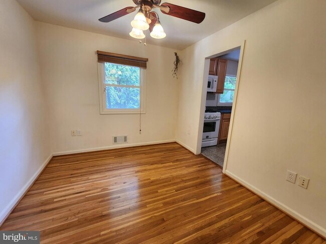 Foto del edificio - 13805 Fulmer Dr