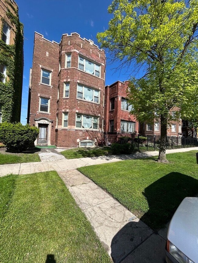 Foto del edificio - 7730 S Cornell Ave