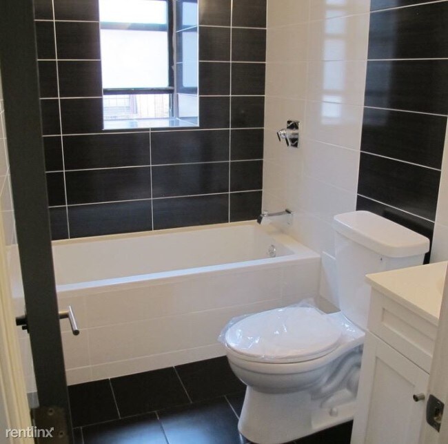 Foto del edificio - 611 Sterling Pl