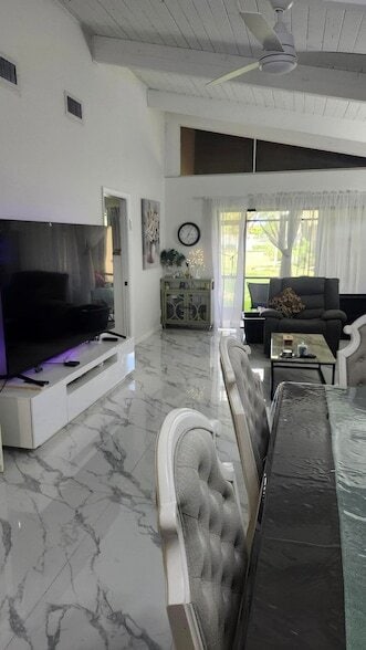 Foto del edificio - 532 Briarwood Cir