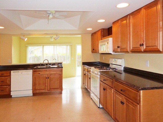 Foto del edificio - 26 W Pine Tree Ave