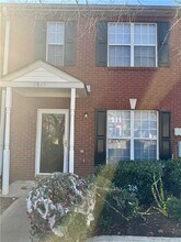 Building Photo - 5869 Strathmoor Manor Cir