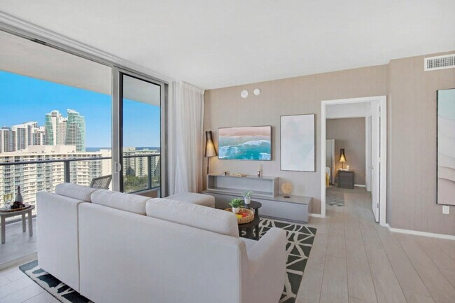 Building Photo - 4010 S Ocean Dr
