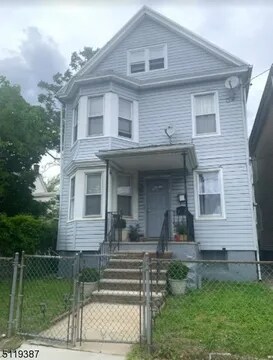 Primary Photo - 1039 Emma St