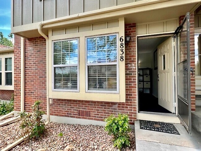 Building Photo - FURNISHED Two Bedroom Two Bath Condo on th...