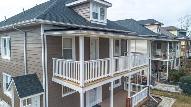 Foto del edificio - 4103 Barrington Rd