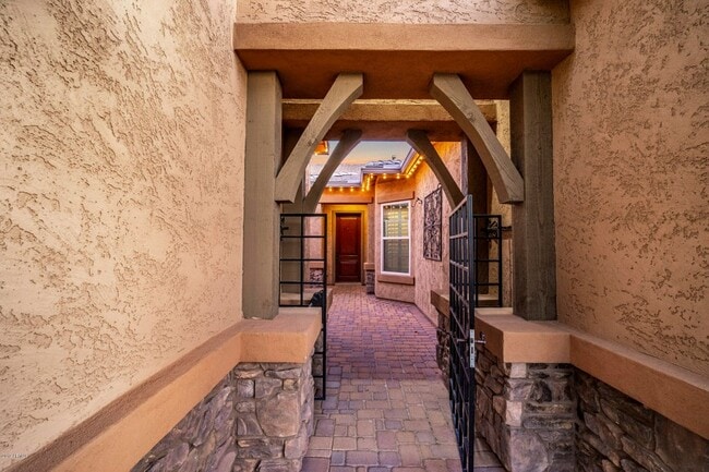 Foto del edificio - 953 E Boston St