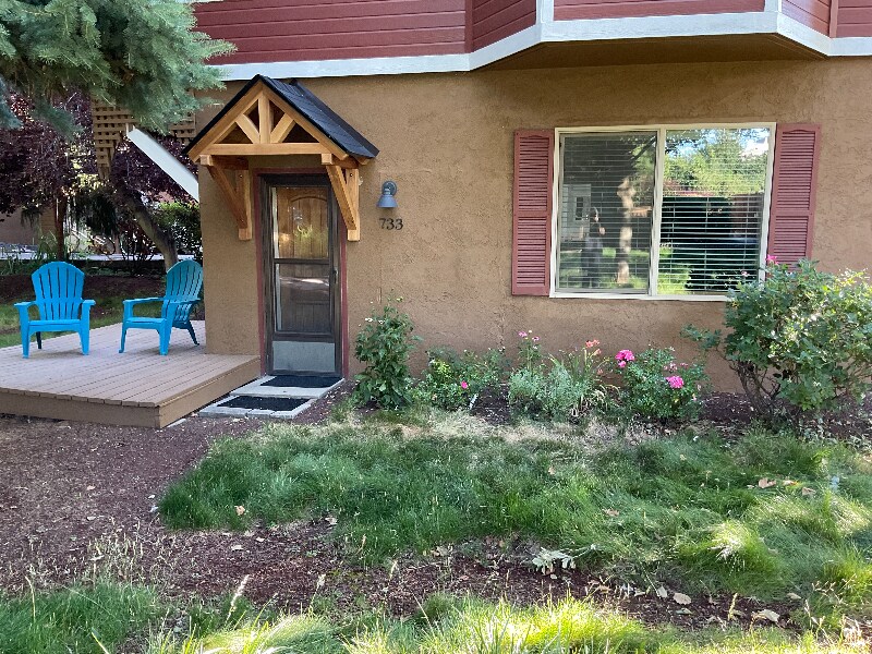 Primary Photo - 733 E Warm Springs Ave