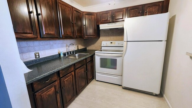 Building Photo - 358 Fanshaw I