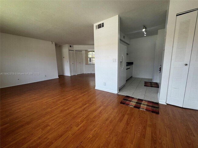 Foto del edificio - 334 SW 86th Ave