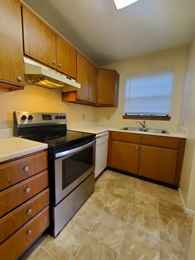 Building Photo - 2745 Brookshire Ln