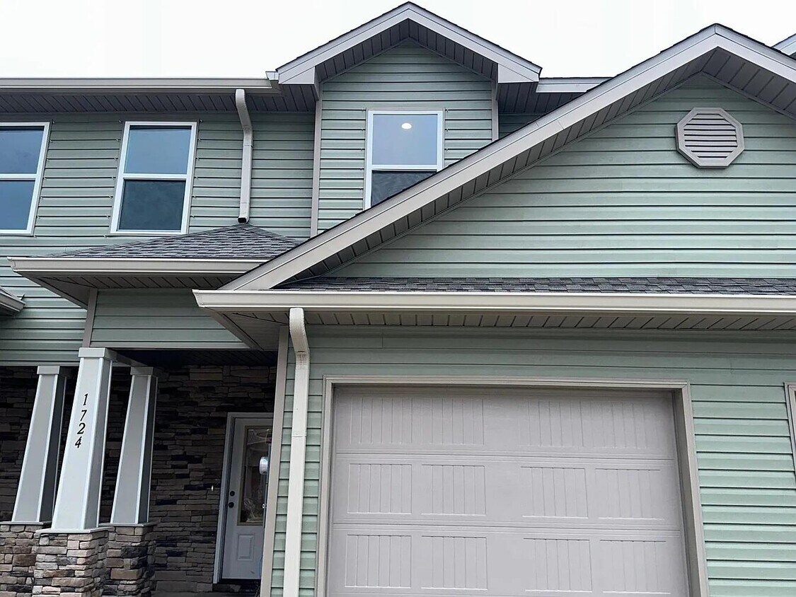 Primary Photo - 1724 Sound Haven Ct