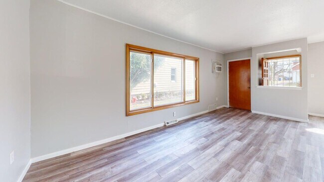 Foto del edificio - 3 Bedroom Home in Cleveland