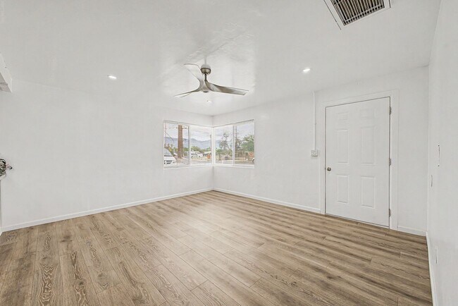 Foto del edificio - 2309 N Columbus Blvd