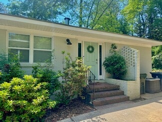 Building Photo - AVAILABLE NOW- Short distance to Downtown ...