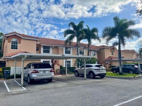 Building Photo - 9709 Shadybrook Dr
