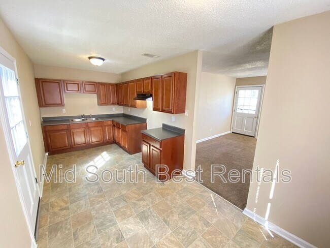 Building Photo - 4391 Beacon Hls Dr