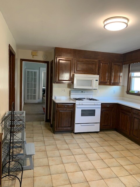 Building Photo - 115 4th St