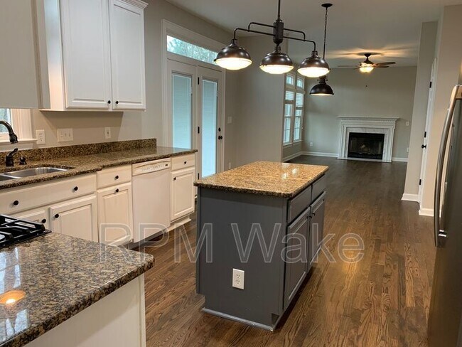 Building Photo - 108 Elsmore Ct