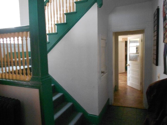 Building Photo - 11 Stratton Ter
