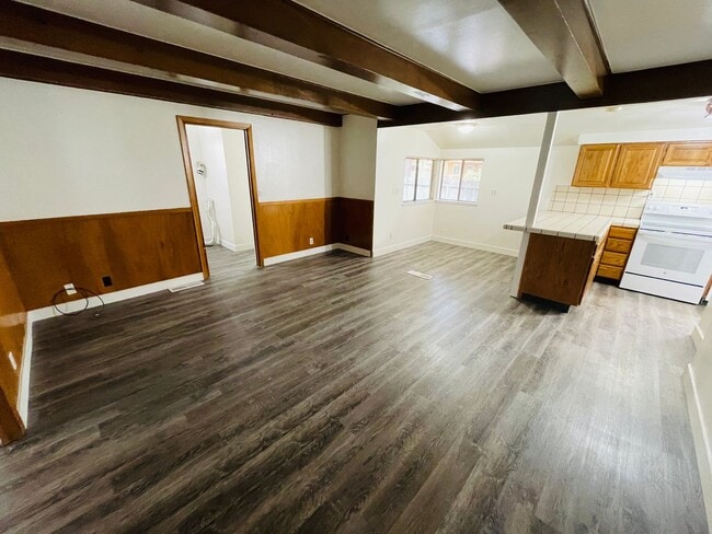 Building Photo - 940 Merced Ave