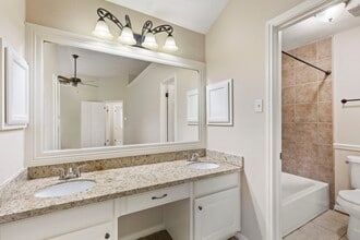 Building Photo - 21435 Deerhaven Dr