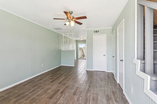 Building Photo - 1053 Tallow Tree Ln