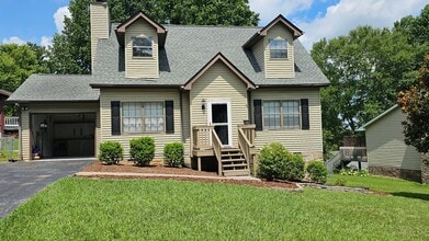 Building Photo - 242 Ridgeview Dr