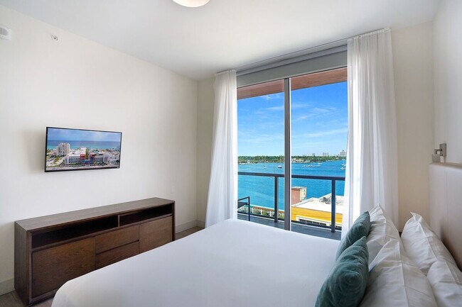 Building Photo - 777 N Ocean Dr